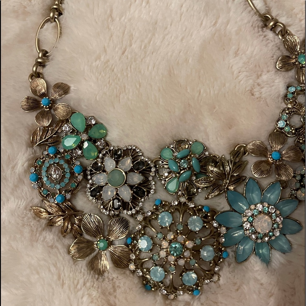 Beautiful necklace!